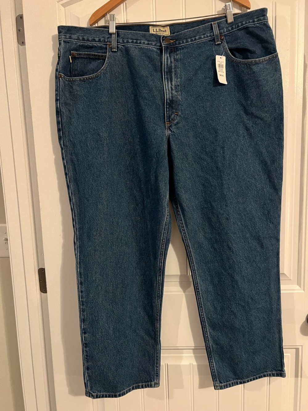 L L Bean Relaxed Fit Jeans Size 46 x 30